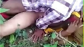 desi girlfrind fucking with her frinds in jungle