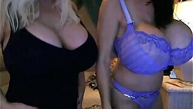 Camgirl big boobs