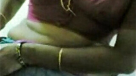 desi lanja saree blouse and sucking porn video!