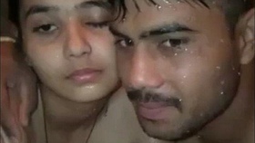 Indian lovers indulge in a charming bathing session