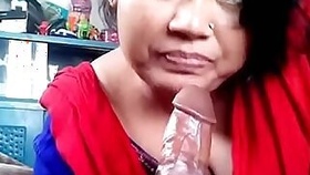 Sexy bhabhi sucking lund video