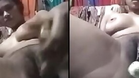 Bangladeshi girl masturbating her pussy on video call