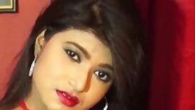 Stunning Desi porn model showing small tits and XXX trimmed twat