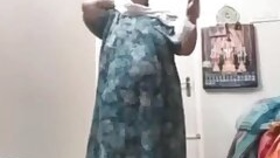 fat girls desi bhabhi change her dress