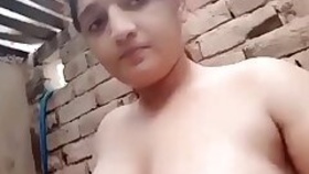 Sexy Indian Girl Shows Her Big Boobs