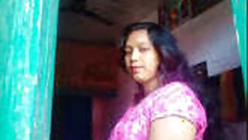 Sexy Bhabhi Shows Body Part 2