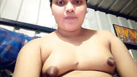 Desi Bhabhi from Kolkata Takes Nude Selfies