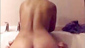 Big ass super hot couple humping in the bathtub